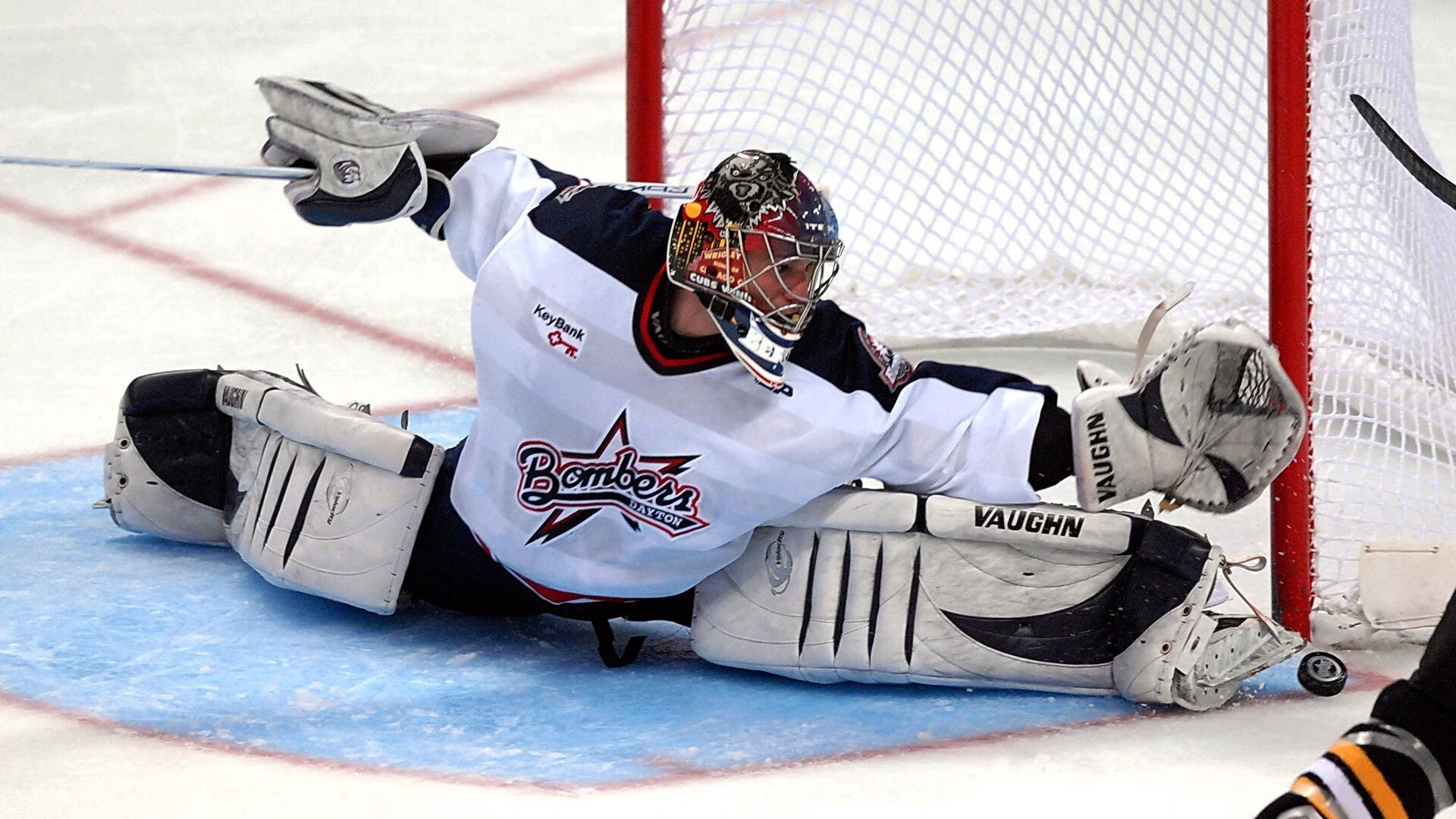 蒿俊闵宣布退役，结束职业生涯，蒿俊闵效力于哪个俱乐部